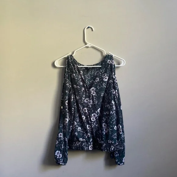 By & By Women’s Green Floral Blouse - Picture 5 of 10